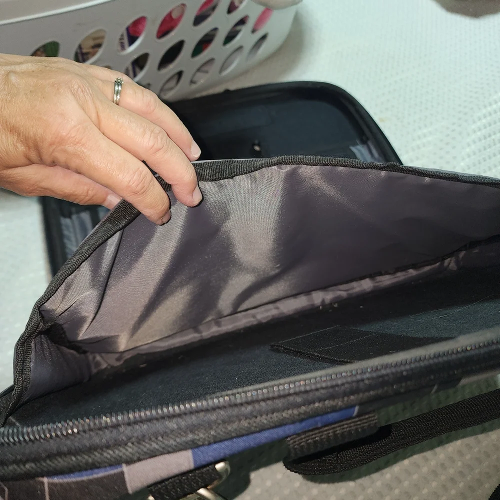 DAO CHLOE EUC LAPTOP HARDCASE CROSSBODY BAG ORGANIZER